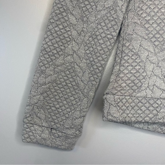 Chic Minimalist Twentyfourseven Grey Textured Pullover Sweater Cozy & Stylish - Picture 4 of 12